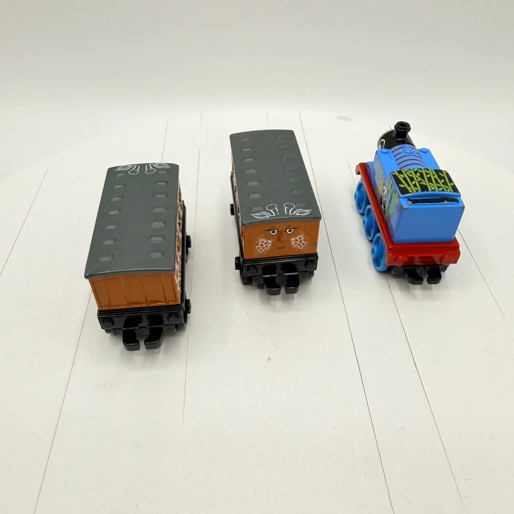 Thomas & Friends Take N Play Along Diecast Train THOMAS, ANNIE & CLARABEL